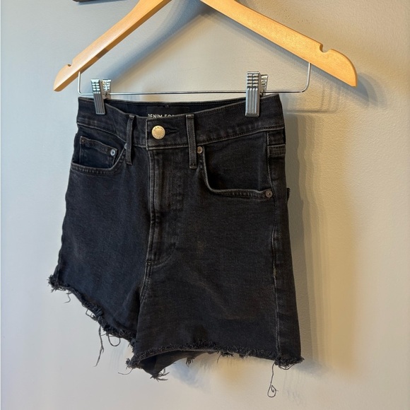 Denim Forum The Arlo Jean Short shorts. High-Waisted with a Frayed Hem size 25 - Picture 3 of 6